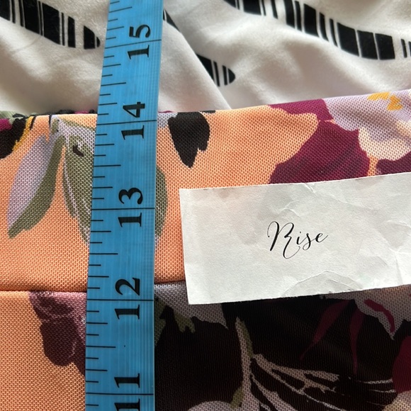 🆕 listing! Versatile Nina Parker floral set (pants only) - Picture 6 of 9